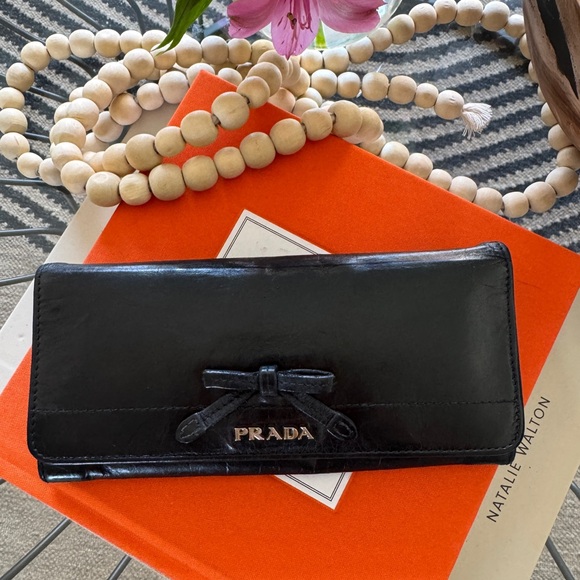 PRADA Continental Bifold Wallet Bow Detail Black Leather. Excellent condition. - Picture 1 of 16